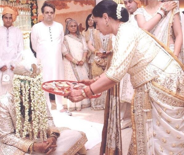 Unseen Photos Of Aishwarya Rai & Abhishek Bachchan's Fairy Tale Wedding