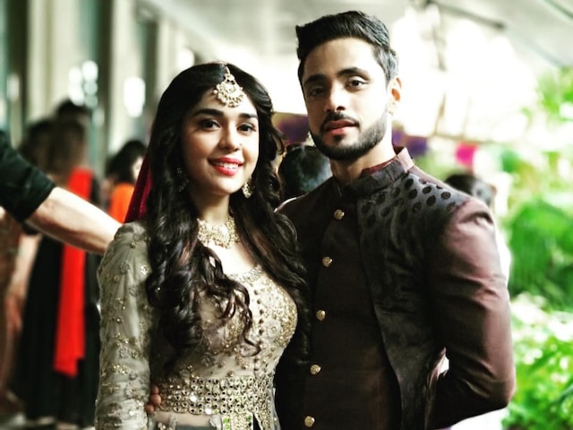 27+ Adnan Khan And Eisha Singh Latest News Background