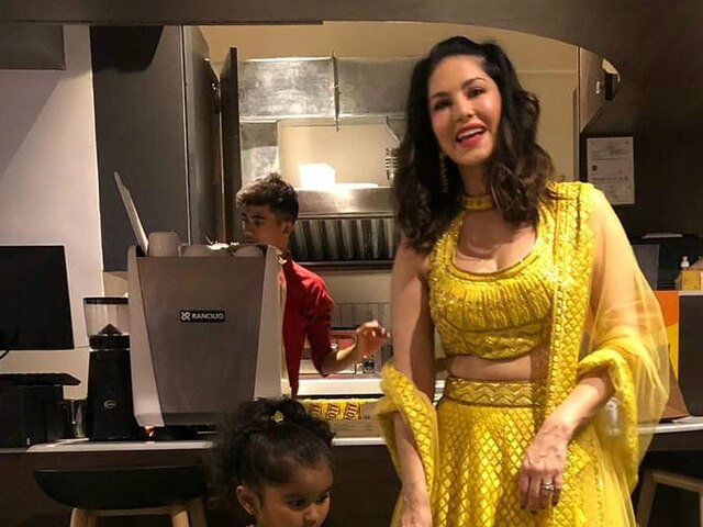 Sunny Leone & Daughter Nisha Kaur Weber Twinning In The Same Exact