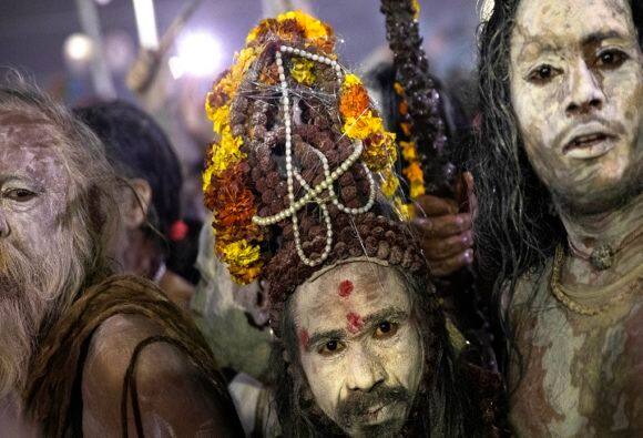 Kumbh Mela 2019: जानिए कैसा है कुंभ के बाद रहस्य बन जाने वाले नागा साधुओं का छिपा संसार