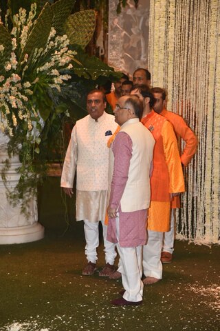 मुकेश अंबानी के घर पधारे गणपित बप्पा, पूजा में शरीक होने पहुंचे दिग्गज सितारे, देखें तस्वीरें मुकेश अंबानी के घर पधारे गणपित बप्पा, पूजा में शरीक होने पहुंचे दिग्गज सितारे, देखें तस्वीरें