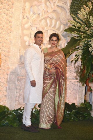 मुकेश अंबानी के घर पधारे गणपित बप्पा, पूजा में शरीक होने पहुंचे दिग्गज सितारे, देखें तस्वीरें मुकेश अंबानी के घर पधारे गणपित बप्पा, पूजा में शरीक होने पहुंचे दिग्गज सितारे, देखें तस्वीरें
