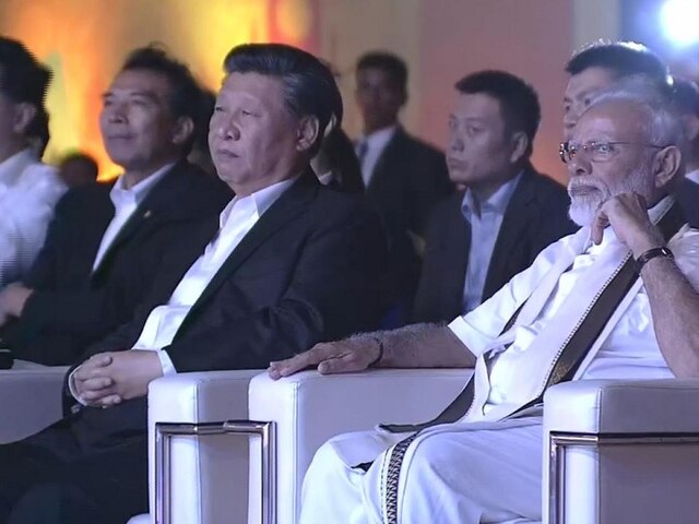 PM मोदी और शी जिनपिंग ने तटमंदिर में लिया सांस्कृतिक कार्यक्रमों का आनंद, जारी है मुलाकात LIVE Chinese President Xi Jinping leaves for Mahabalipuram from Chennai