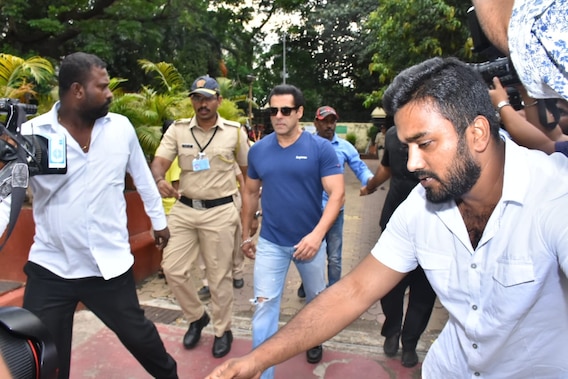 Maharashtra Election मà¥à¤ सलमान à¤à¤¾à¤¨ नॠà¤à¥ डाला वà¥à¤, à¤à¤¸ à¤
à¤à¤¦à¤¾à¤à¤¼ मà¥à¤ पहà¥à¤à¤à¥ पà¥à¤²à¤¿à¤à¤ सà¥à¤à¥à¤¶à¤¨