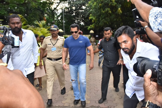 Maharashtra Election मà¥à¤ सलमान à¤à¤¾à¤¨ नॠà¤à¥ डाला वà¥à¤, à¤à¤¸ à¤
à¤à¤¦à¤¾à¤à¤¼ मà¥à¤ पहà¥à¤à¤à¥ पà¥à¤²à¤¿à¤à¤ सà¥à¤à¥à¤¶à¤¨
