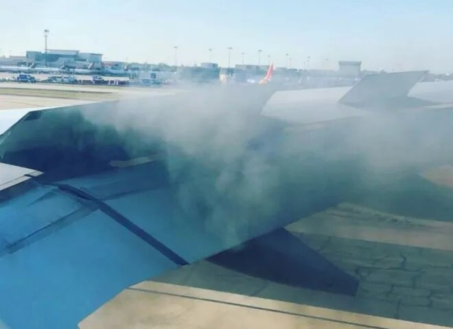 4-Emergency-Landing-in-us-after-smoke-came-out
