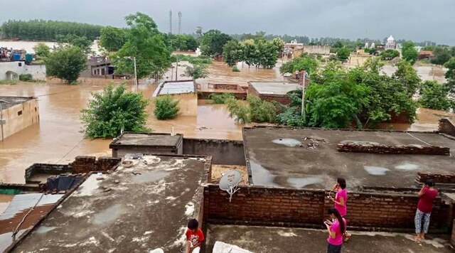 flood hit hard to punjab 