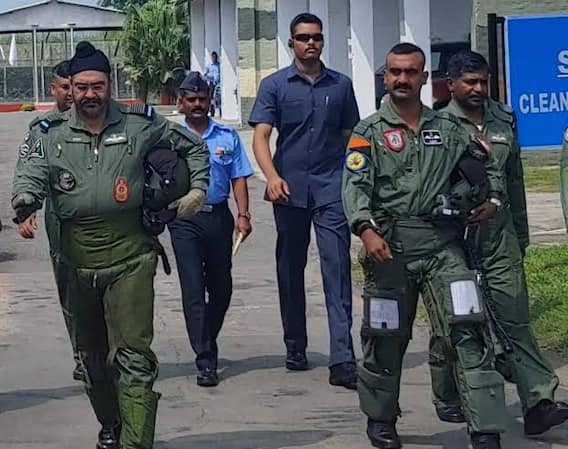 ਵਿੰਗ ਕਮਾਂਡਰ ਅਭਿਨੰਦਨ ਹੁਣ ਫਲਾਇੰਗ ਇੰਸਟ੍ਰਕਟਰ ਬਣੇ, ਬੀਐਸ ਧਨੋਆ ਨਾਲ ਉਡਾਇਆ ਮਿੱਗ-21