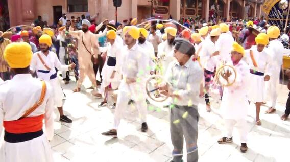 ਸ੍ਰੀ ਗੁਰੂ ਰਾਮਦਾਸ ਜੀ ਦੇ ਪ੍ਰਕਾਸ਼ ਪੁਰਬ ਮੌਕੇ ਸਜਾਇਆ ਨਗਰ ਕੀਰਤਨ, ਵੇਖੋ ਤਸਵੀਰਾਂ