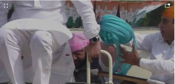 ਚੋਣ ਪ੍ਰਚਾਰ ਦੌਰਾਨ ਕੈਪਟਨ ਨਾਲ ਵਾਪਰਿਆ ਹਾਦਸਾ, ਦਸਤਾਰ ਉੱਤਰੀ