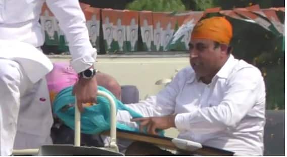 ਚੋਣ ਪ੍ਰਚਾਰ ਦੌਰਾਨ ਕੈਪਟਨ ਨਾਲ ਵਾਪਰਿਆ ਹਾਦਸਾ, ਦਸਤਾਰ ਉੱਤਰੀ
