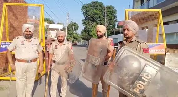 ਬਠਿੰਡਾ ਸਿਵਲ ਲਾਈਨ ਕਲੱਬ ਦਾ ਮਾਮਲਾ ਭਖਿਆ, ਪ੍ਰਸ਼ਾਸਨ ਵੱਲੋਂ ਕਲੱਬ ਸੀਲ, ਪੁਲਿਸ ਬਲ ਤਾਇਨਾਤ