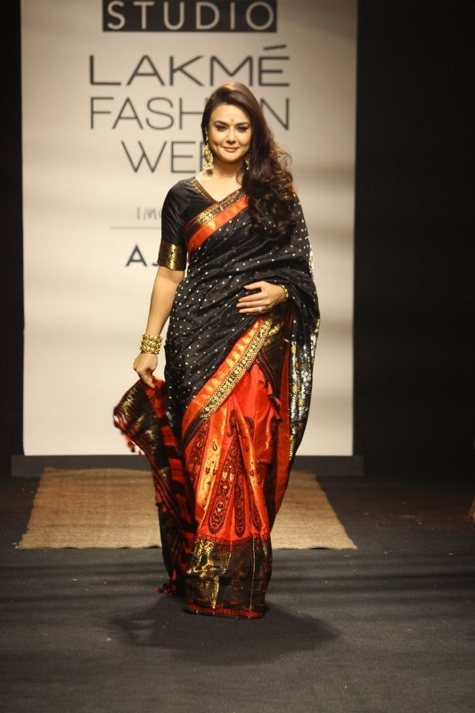 PHOTO GALLERY: Preity Zinta looks ETHEREAL in SARI as she walks the ...