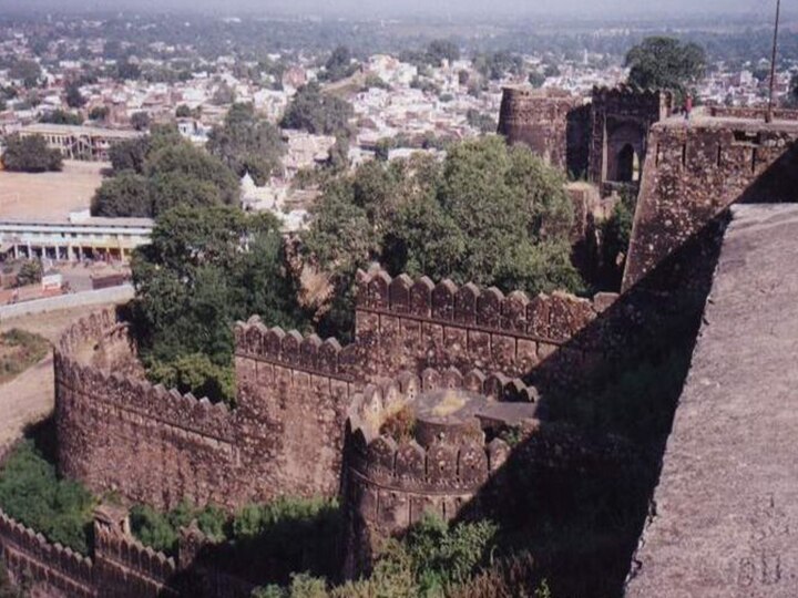 सुनिए नेताजी... झांसी की जनता की क्या हैं अपेक्षाएं और सवाल what are the local issue of jhansi people