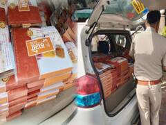 नोएडा में खुलेआम उड़ी आचार संहिता की धज्जियां, पोलिंग बूथ पर बंटे ‘नमो फूड पैकेट’