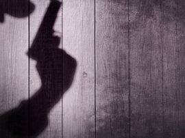 Crime uncle killed nephew over water dispute in agra पानी को लेकर हुए विवाद में चाचा ने भतीजे को मारी गोली, इलाज के दौरान हुई मौत