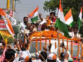 Ayodhya Congress Candidate Nirmal Singh Khatri Files Nomination for Lok Sabha Elections 2019 from Faizabad रामनगरी से कांग्रेस के निर्मल खत्री ने भरा पर्चा, इस बार त्रिकोणीय मुकाबला
