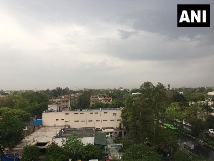 दिल्ली-एनसीआर के लोगों को गर्मी से थोड़ी राहत, हल्की बारिश के बाद मौसम हुआ सुहाना