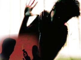 फौजी पति ने पत्नी पर डाला तेजाब, रेप के बाद की थी शादी; हालत गंभीर Wife attacked with acid by fauji husband is in serious condition in Bareilly फौजी पति ने पत्नी पर डाला तेजाब, रेप के बाद की थी शादी; हालत गंभीर