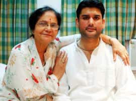 former chief minister nd tiwari son rohit shekhar died in delhi hospital बेटे रोहित के निधन पर मां उज्ज्वला का बयान, बहुत-कुछ है कहने को...