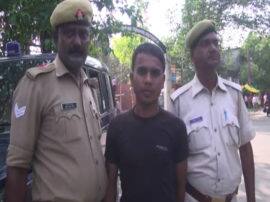 भारत-नेपाल सीमा पर पुलिस को बड़ी कामयाबी, तस्कर गिरफ्तार, 2 करोड़ की हेरोइन बरामद Heroin smuggler arrested from India Nepal border भारत-नेपाल सीमा पर पुलिस को बड़ी कामयाबी, तस्कर गिरफ्तार, 2 करोड़ की हेरोइन बरामद