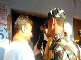 बीजेपी सांसद भोला सिंह पर बड़ा एक्शन, DM ने दिनभर के लिए किया नजरबंद Loksabha election 2019 bulandshahr bjp Leader bhola singh fight with security guard on polling booth बीजेपी सांसद भोला सिंह पर बड़ा एक्शन, DM ने दिनभर के लिए किया नजरबंद