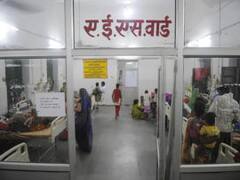 बीआरडी मेडिकल कॉलेज में गार्डों की गुंडई, तीमारदारों की जमकर पिटाई