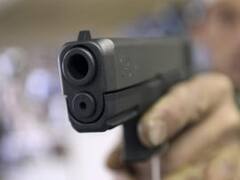 प्रयागराज में पुलिस मुठेभड़ में 25 हजार का इनामी बदमाश घायल, हिरासत में लिया गया