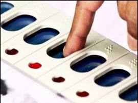 पीठासीन अधिकारी की गलती के कारण आगरा के इस बूथ पर हो रहा है पुनर्मतदान loksabha election 2019 Repolling on agra booth number 455 पीठासीन अधिकारी की गलती के कारण आगरा के इस बूथ पर हो रहा है पुनर्मतदान