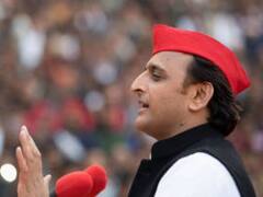 झांसी की रैली में अखिलेश ने बीजेपी को घेरा, बोले- हमारे बाबा मुख्यमंत्री सड़क और एक्सप्रेस-वे के बारे में कुछ नहीं जानते