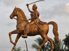 झांसी सीट से बीजेपी का नए चेहरे पर दांव, यहां 11 उम्मीदवारों के बीच है चुनावी जंग