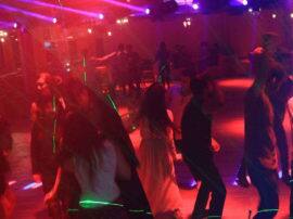 rave party in greater noida फार्महाउस में चल रही थी रेव पार्टी, छापेमारी के दौरान पकड़े गए 192 लड़के-लड़क‍ियां