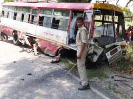 three dearh in bareilly road accident दर्दनाक हादसा: रोडवेज बस ने पुलिस की जीप में मारी टक्कर, दारोगा-सिपाही समेत तीन की मौत