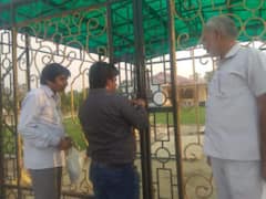 ग्रेटर नोएडा में प्रशासन की बड़ी कार्रवाई, नंगला नगली क्षेत्र में सील किए गए 11 फार्म हाउस 