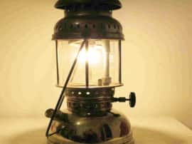 बैलेट के दौर में जब पंच लाइट में बना था चुनावी जीत का जश्न During 1977 loksabha election janta party celebrate their victory in panchlight in deoria बैलेट के दौर में जब पंच लाइट में बना था चुनावी जीत का जश्न