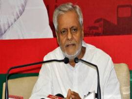 समाजवादी पार्टी ने ईवीएम पर उंगली उठाई, प्रशासन पर लगाया मिलीभगत का आरोप samajwadi party complain about evm machine in azamgarh समाजवादी पार्टी ने ईवीएम पर उंगली उठाई, प्रशासन पर लगाया मिलीभगत का आरोप