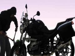 इटावा पुलिस को मिली बड़ी कामयाबी, चार वाहन चोर गिरफ्तार, 30 बाइक बरामद