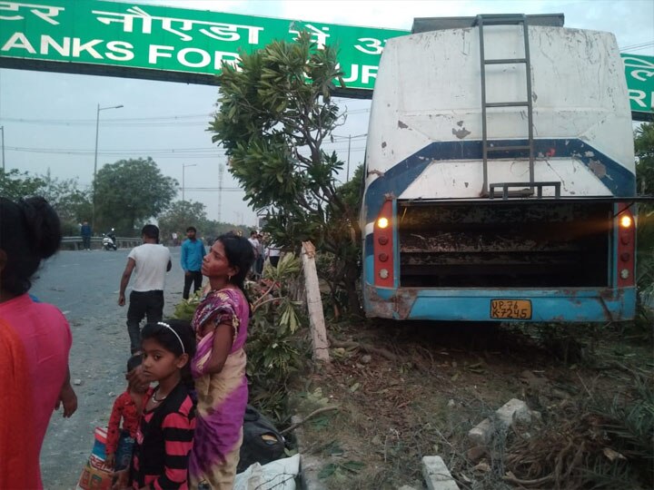 ग्रेटर नोएडा: सड़क हादसे में एक दर्जन से अधिक लोग घायल, ग्रीन बेल्ट में घुसी तेज रफ्तार बस road accident in greater noida