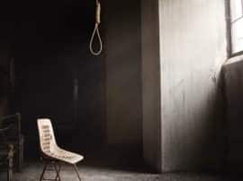 सपना टूटा तो फांसी का फंदे पर झूल गया छात्र, सुसाइड नोट में लिखा- ‘मैं थक चुका हूं’ medical student suicide in agra सपना टूटा तो फांसी का फंदे पर झूल गया छात्र, सुसाइड नोट में लिखा- ‘मैं थक चुका हूं’