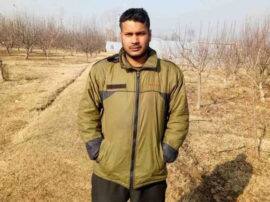 kanpur jawan rohit yadav martyred in pulwama encounter पुलवामा में आतंकियों से मुठभेड़ के दौरान शहीद हुए कानपुर के रोहित यादव, पिता बोले-बेटे पर गर्व 