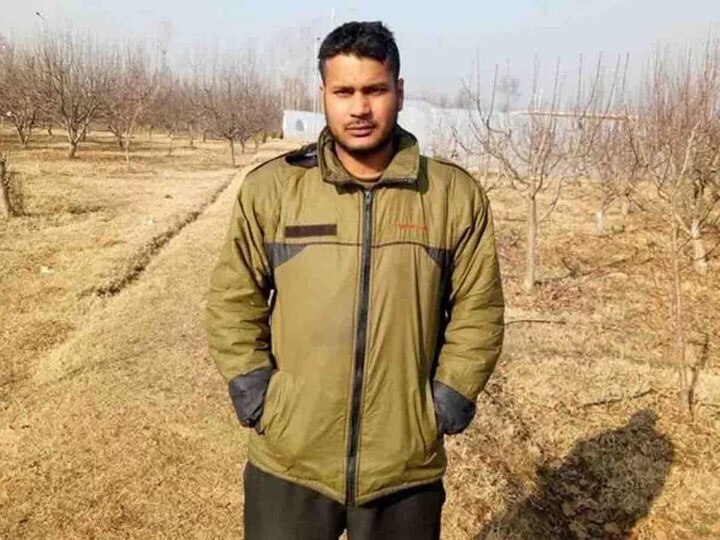 पुलवामा में आतंकियों से मुठभेड़ के दौरान शहीद हुए कानपुर के रोहित यादव, पिता बोले-बेटे पर गर्व kanpur jawan rohit yadav martyred in pulwama encounter