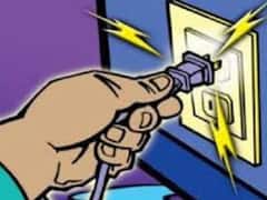 लापरवाही! खेलते हुए बच्ची ने मुंह में डाला मोबाइल चार्जर, करंट लगने से हुई मौत