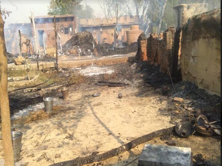 भीषण अग्निकांड: बलरामपुर में आग की आकोश में समाए 17 घर; तस्वीरों में देखें आग का तांडव