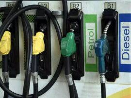 फिर बढ़े पेट्रोल-डीजल के दाम, 6 दिन में करीब 2 रुपये की बढ़ोतरी Petrol Diesel Price Hiked Again in All Over India ABP Ganga फिर बढ़े पेट्रोल-डीजल के दाम, 6 दिन में करीब 2 रुपये की बढ़ोतरी