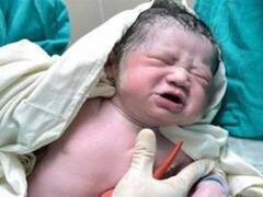 सोनभद्र: नहीं पहुंची एंबुलेंस, महिला ने रास्ते में ही दिया बच्चे को जन्म