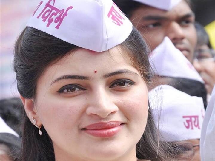 मिमी और नुसरत की खूबसूरती को टक्कर दे रही हैं ये निर्दलीय सांसद, देखें खूबसूरत तस्वीरें