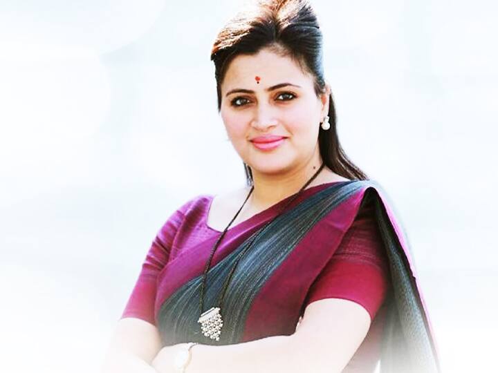 मिमी और नुसरत की खूबसूरती को टक्कर दे रही हैं ये निर्दलीय सांसद, देखें खूबसूरत तस्वीरें