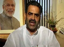 sanjeev balyan get angry on bjp activist apologize for media संजीव बालियान ने बीजेपी कार्यकर्ताओं को लगाई फटकार, मीडिया से मांगी माफी