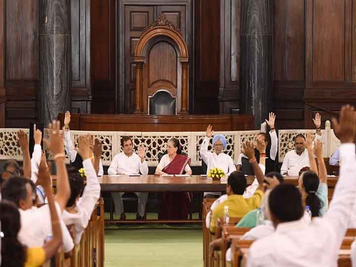 सोनिया गांधी फिर चुनी गईं कांग्रेस संसदीय दल की नेता, राहुल बोले- इंच..इंच लड़ेंगे