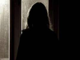 200 रुपए की खातिर पड़ोस की महिला ने मंदबुद्धि किशोरी के साथ किया ये काम, गर्भवती होने पर खुला राज rape with Retarded teenager in meerut 200 रुपए की खातिर पड़ोस की महिला ने मंदबुद्धि किशोरी के साथ किया ये काम, गर्भवती होने पर खुला राज